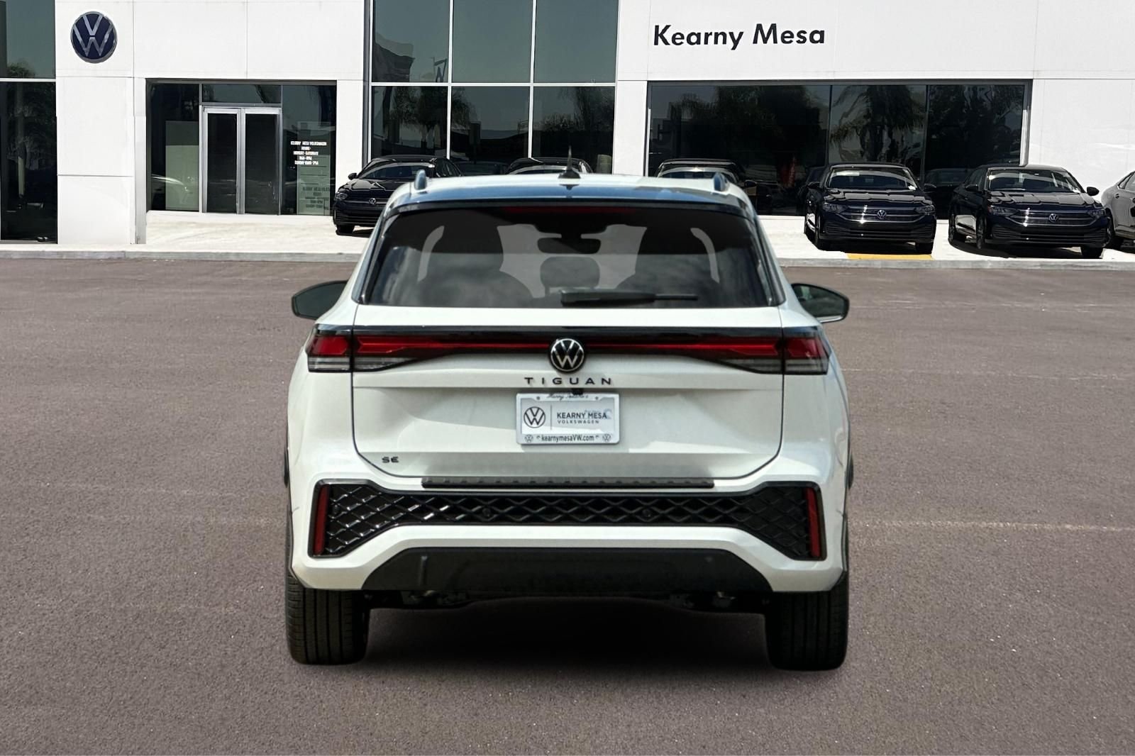 New 2026  Volkswagen 2.0T SE R-Line Black image 5