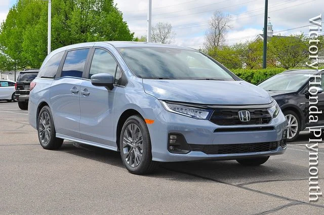 2026 Honda Odyssey Touring's photo