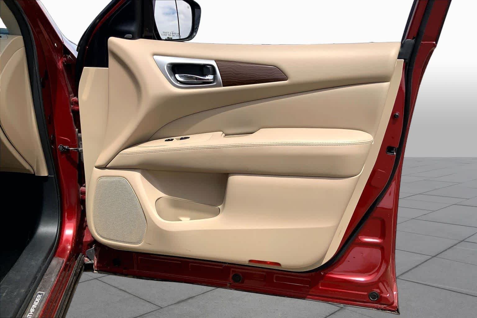 Used 2017 Cayenne Red Metallic Nissan Platinum image 23