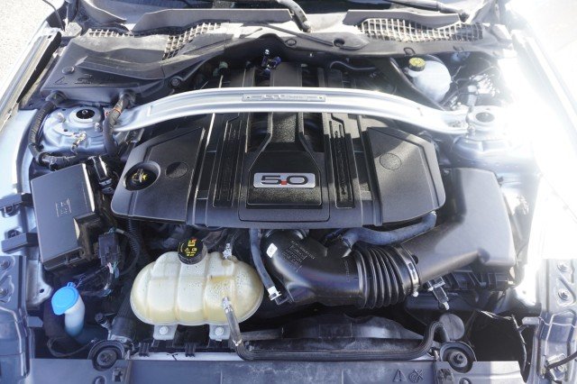 Used 2022  Ford GT Premium image 33