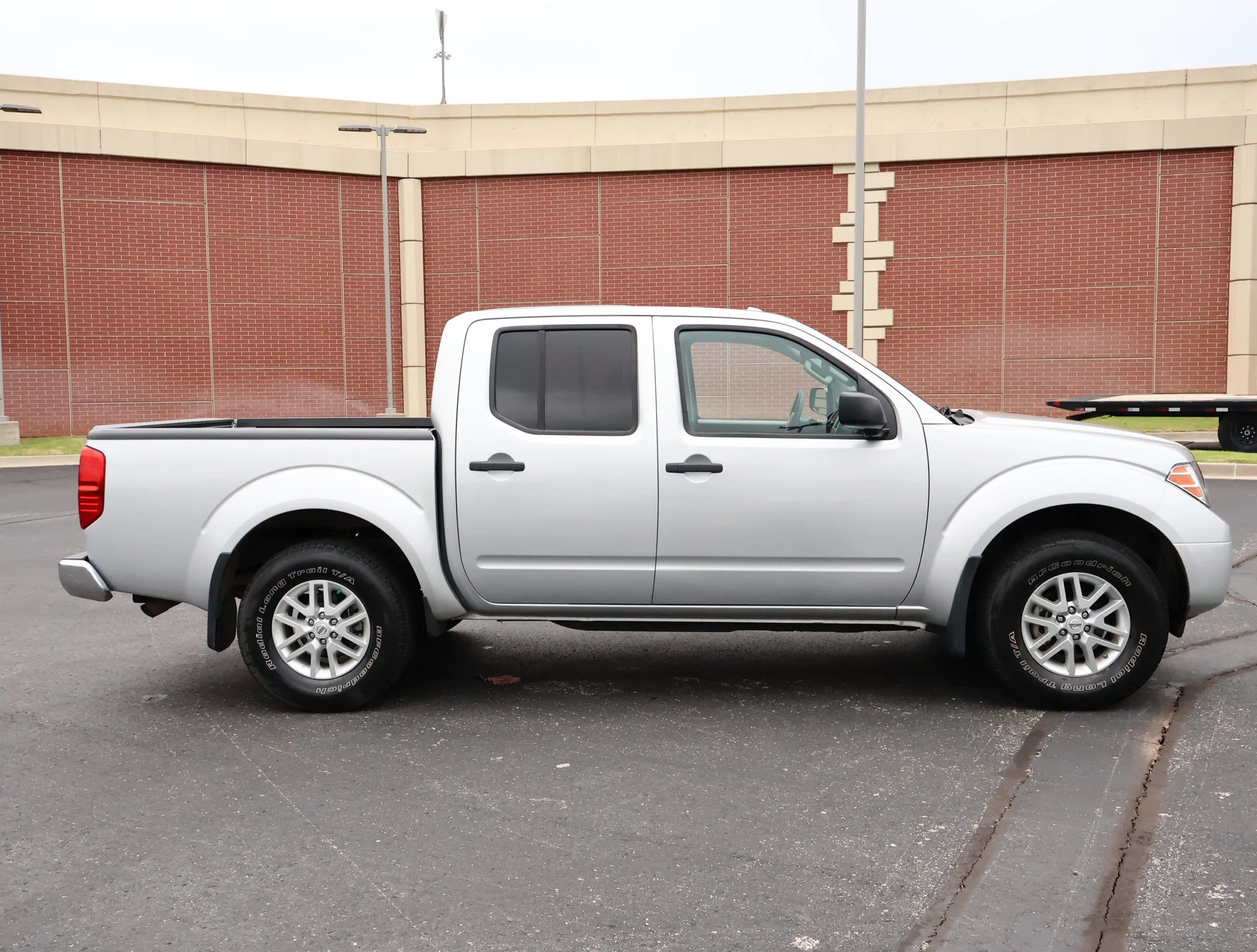 Used 2016 Brilliant Silver Nissan SV image 26