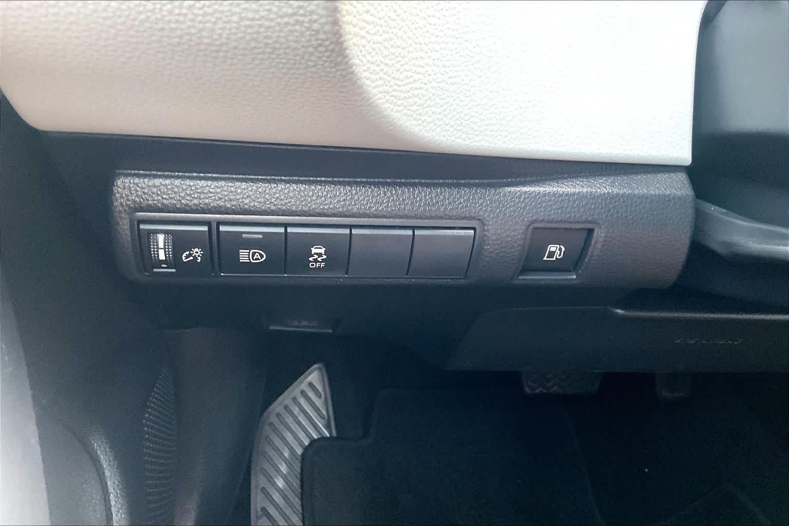Used 2025 Underground Toyota Hybrid SE image 31
