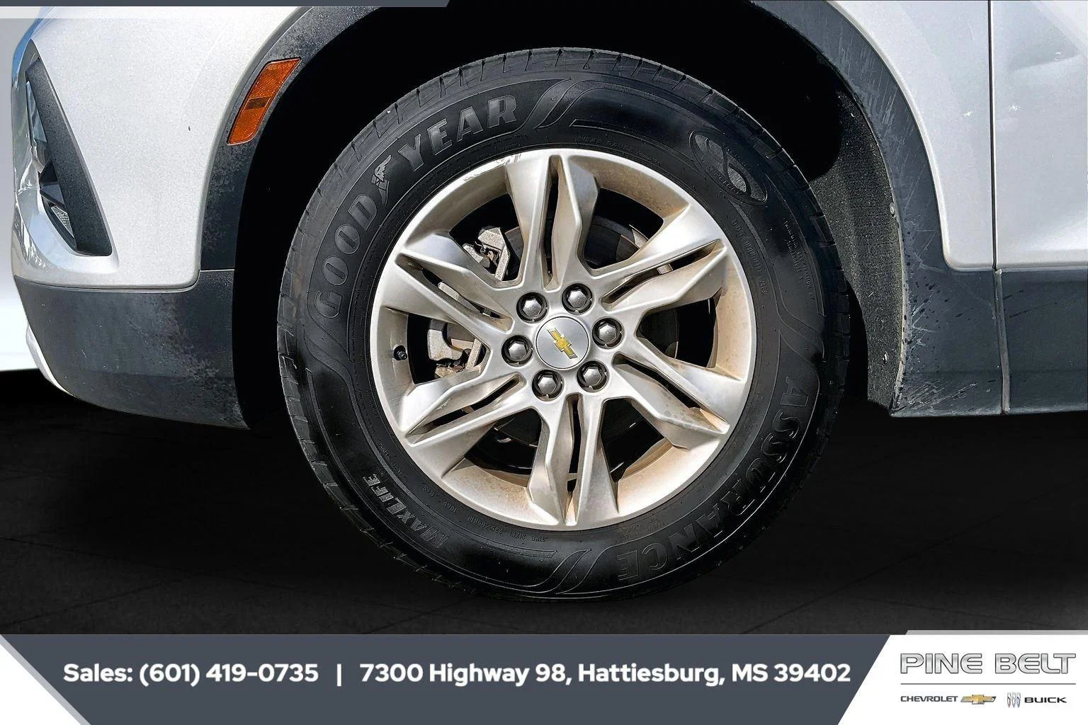 Used 2020 SILVER ICE METALLIC Chevrolet LT image 7