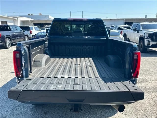 Used 2024  GMC Denali image 12