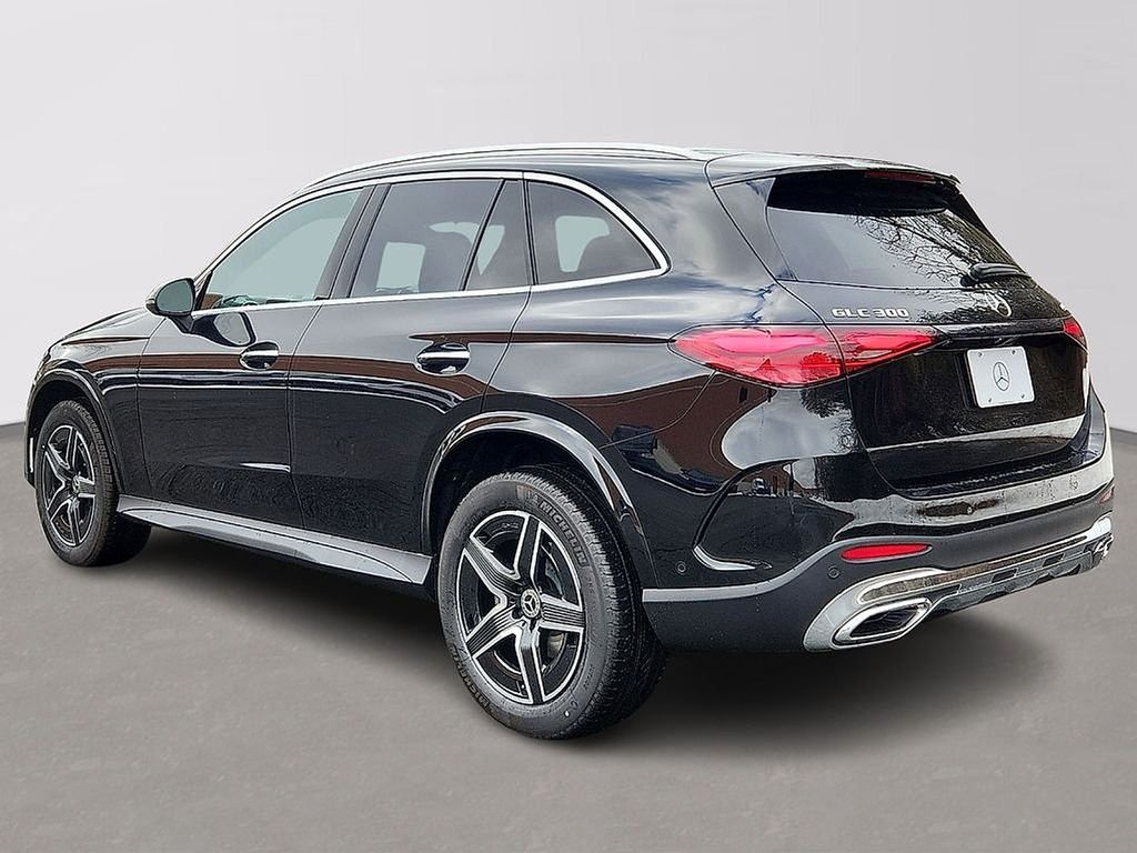 Used 2026 Black Mercedes-Benz GLC 300 image 4
