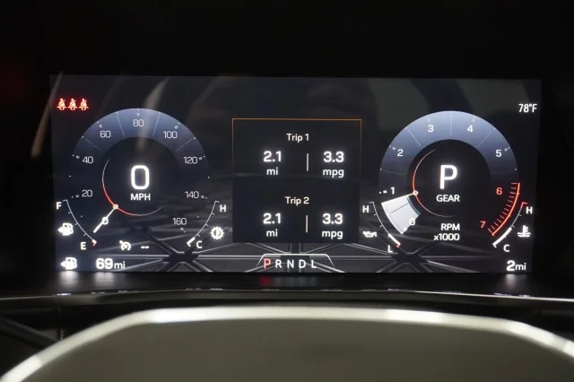 New 2026 Sterling Metallic GMC Elevation image 23