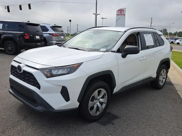 Used 2021 White Toyota LE image 3