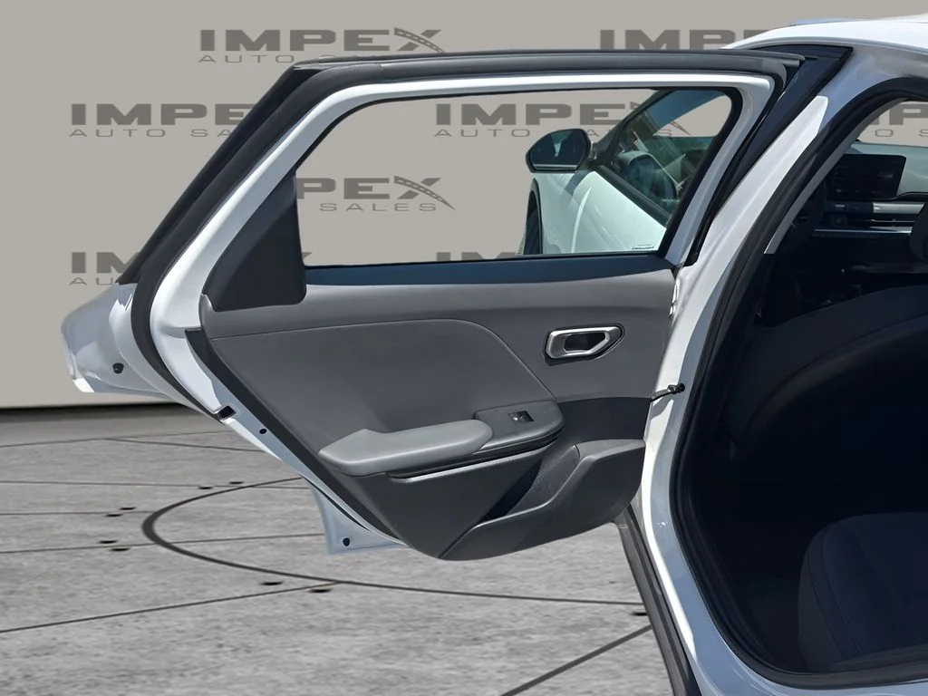 Used 2025 White Kia LXS image 24