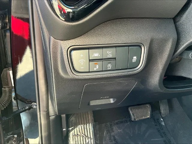Used 2022 Black Kia Turbo image 26
