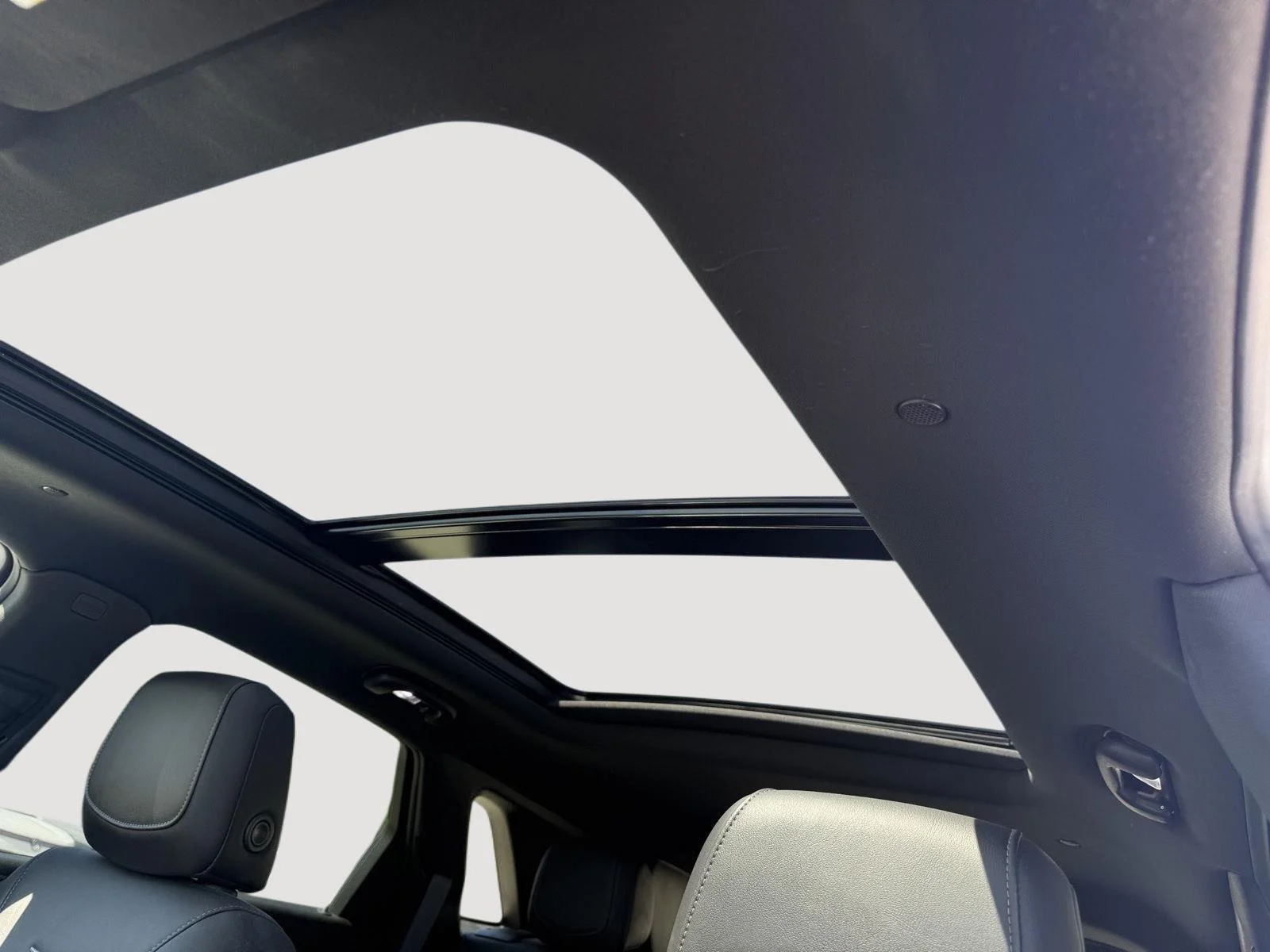 Used 2021  Cadillac AWD Premium Luxury image 5