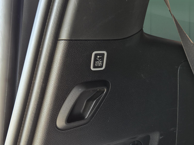 Used 2022 Silver Jeep Series III image 8