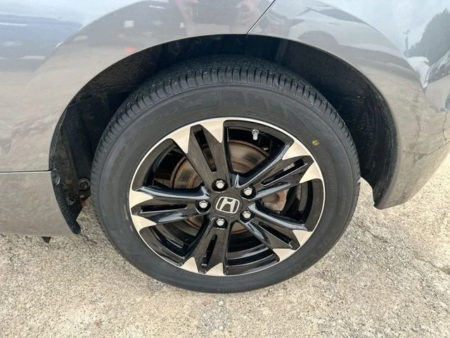Used 2015  Honda Base image 44