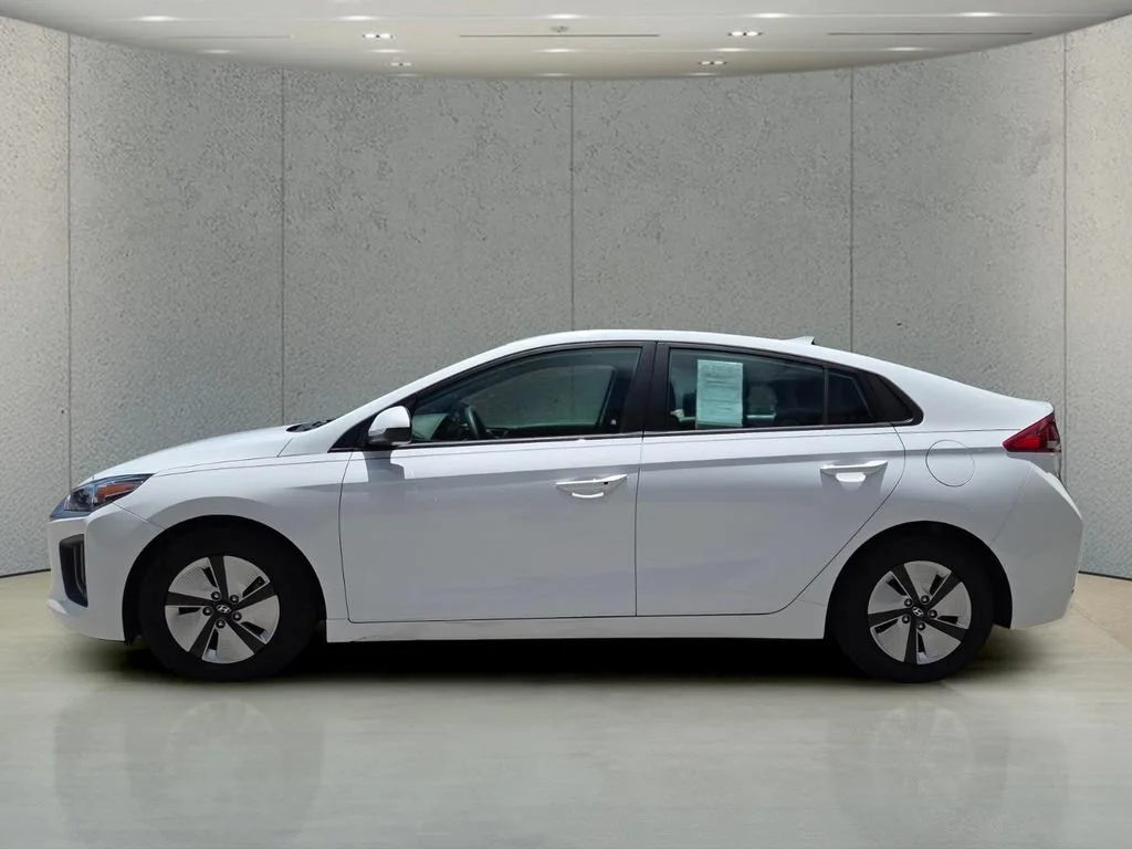 Used 2021 Ceramic White Hyundai Blue image 9