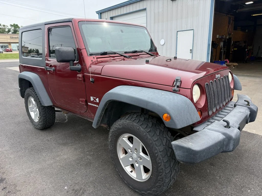 Used 2008  Jeep X image 4