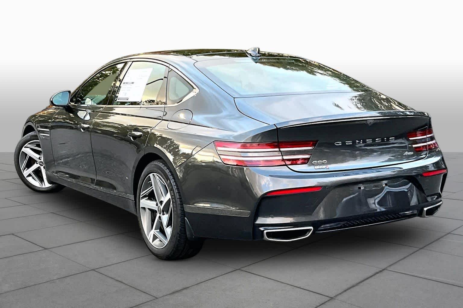 Used 2023 Makalu Gray Genesis 2.5T image 12