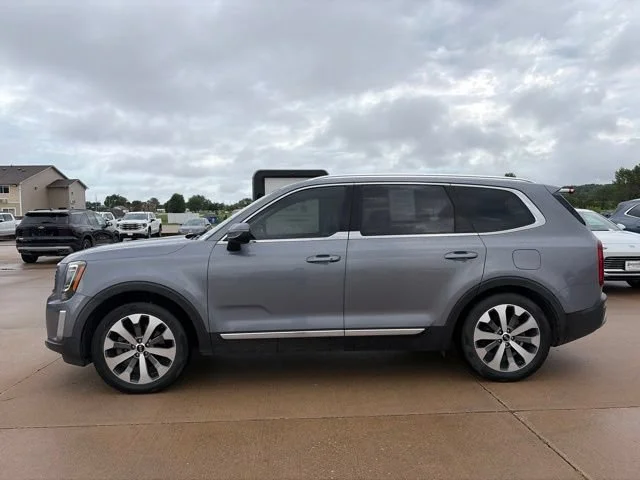 Used 2020 Gray Kia EX image 6