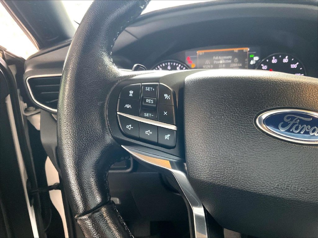 Used 2020 White Ford Limited image 23