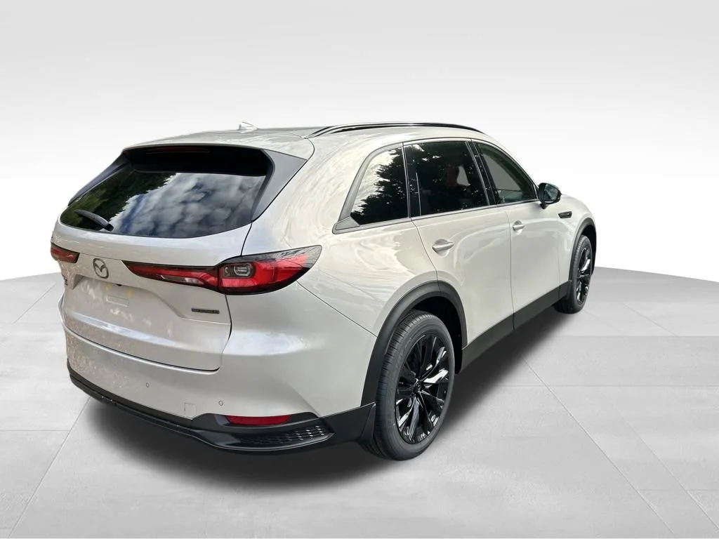 New 2026 Platinum Quartz Metallic Mazda 3.3 Turbo Premium image 5
