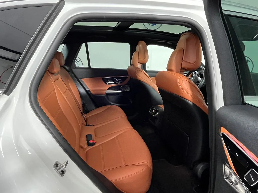 Used 2025  Mercedes-Benz GLC 300 image 22