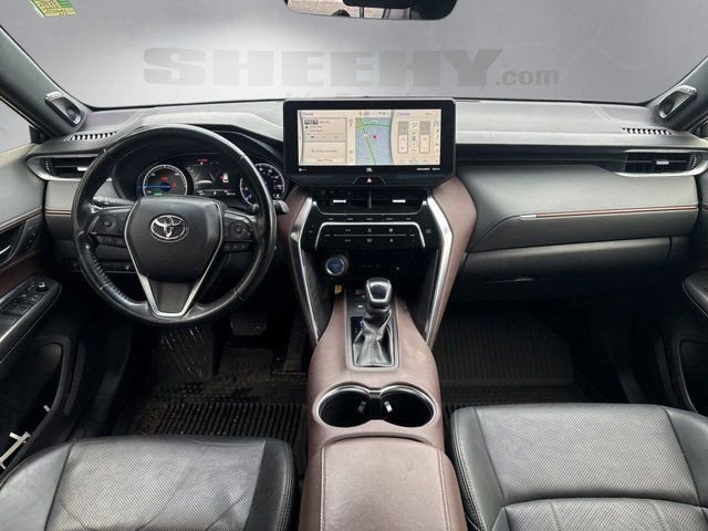 Used 2021 Silver Toyota XLE image 3