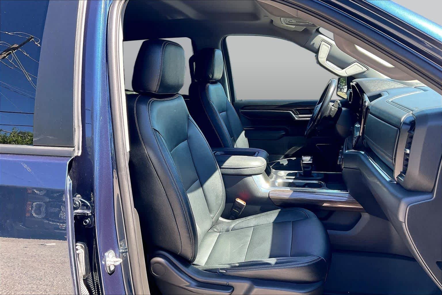 Used 2022 Northsky Blue Metallic Chevrolet LT image 9