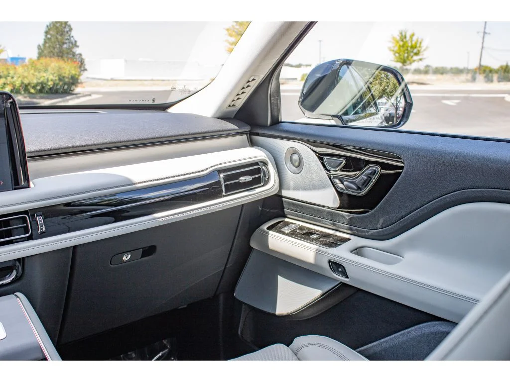 New 2026 PRISTINE WHITE METALLIC Lincoln Reserve image 59