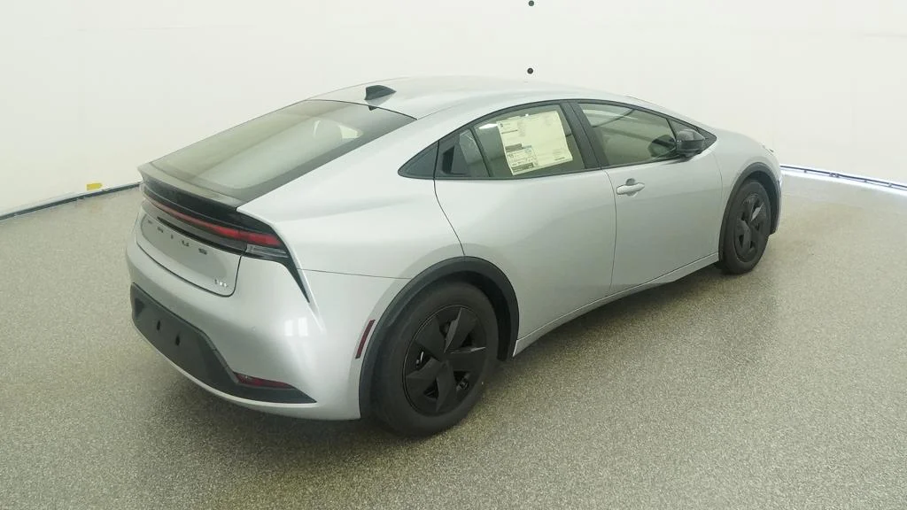 New 2027 Cutting Edge Toyota LE image 29
