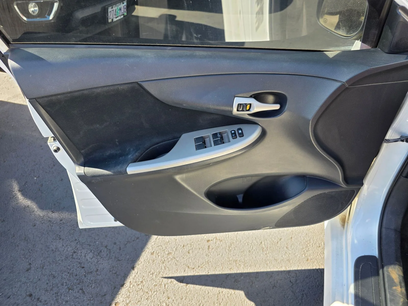 Used 2013 Super White Toyota S image 10