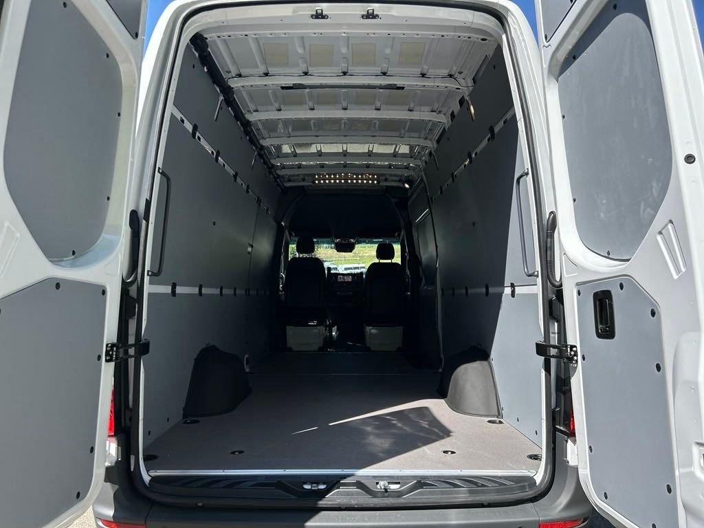Used 2024 White Mercedes-Benz Cargo 170 WB image 22