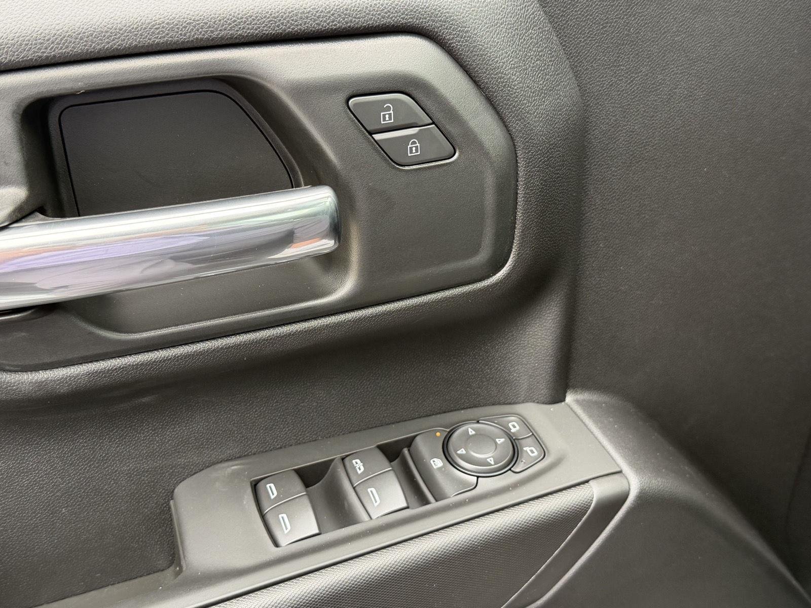 2026 Chevrolet Silverado 1500 Custom - Photo 9