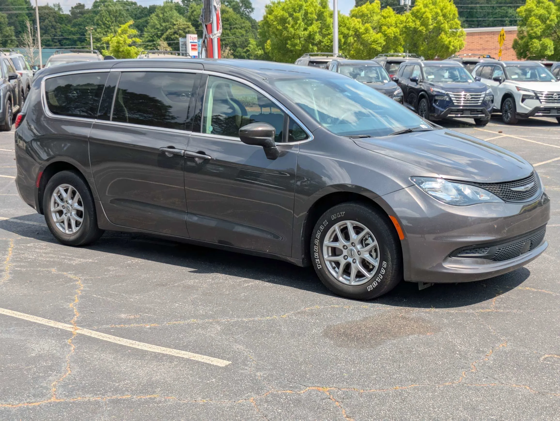 2023 Chrysler Voyager