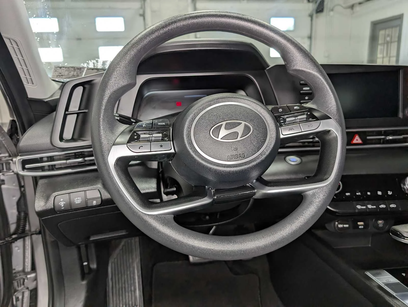 Used 2025 Fluid Metal Hyundai Blue image 34