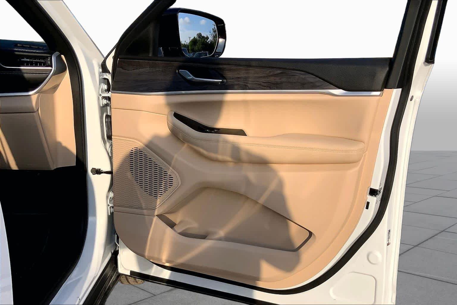Used 2025 Bright White Clearcoat Jeep Limited image 22