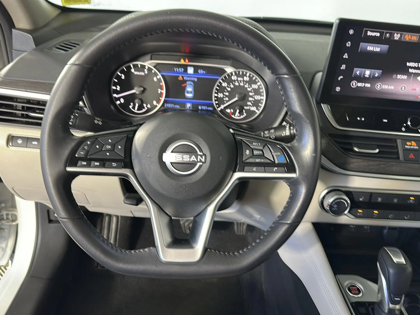 Certified Used 2024 Pearl White Tricoat Nissan 2.5 SV image 17