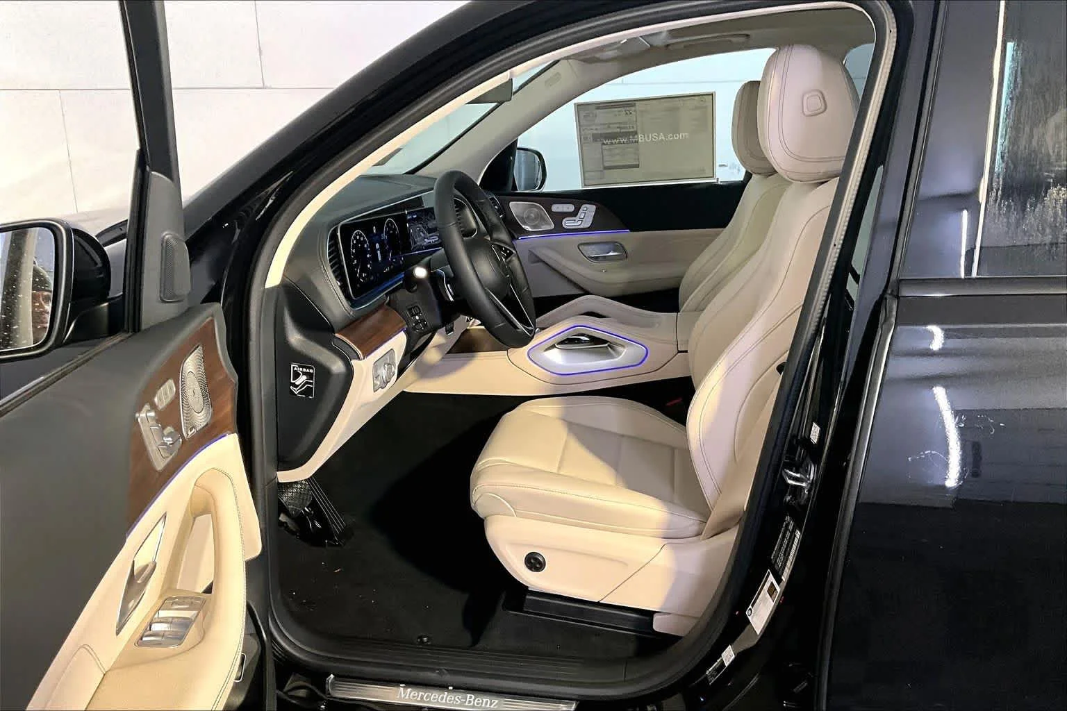New 2026 Obsidian Black Metallic Mercedes-Benz GLE 350 image 13