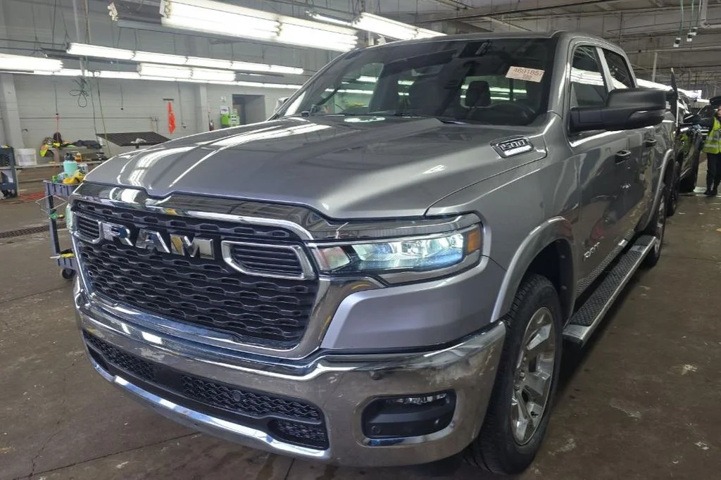 2025 RAM 1500 Big Horn/Lone Star 4x4 Crew Cab 5'7's photo
