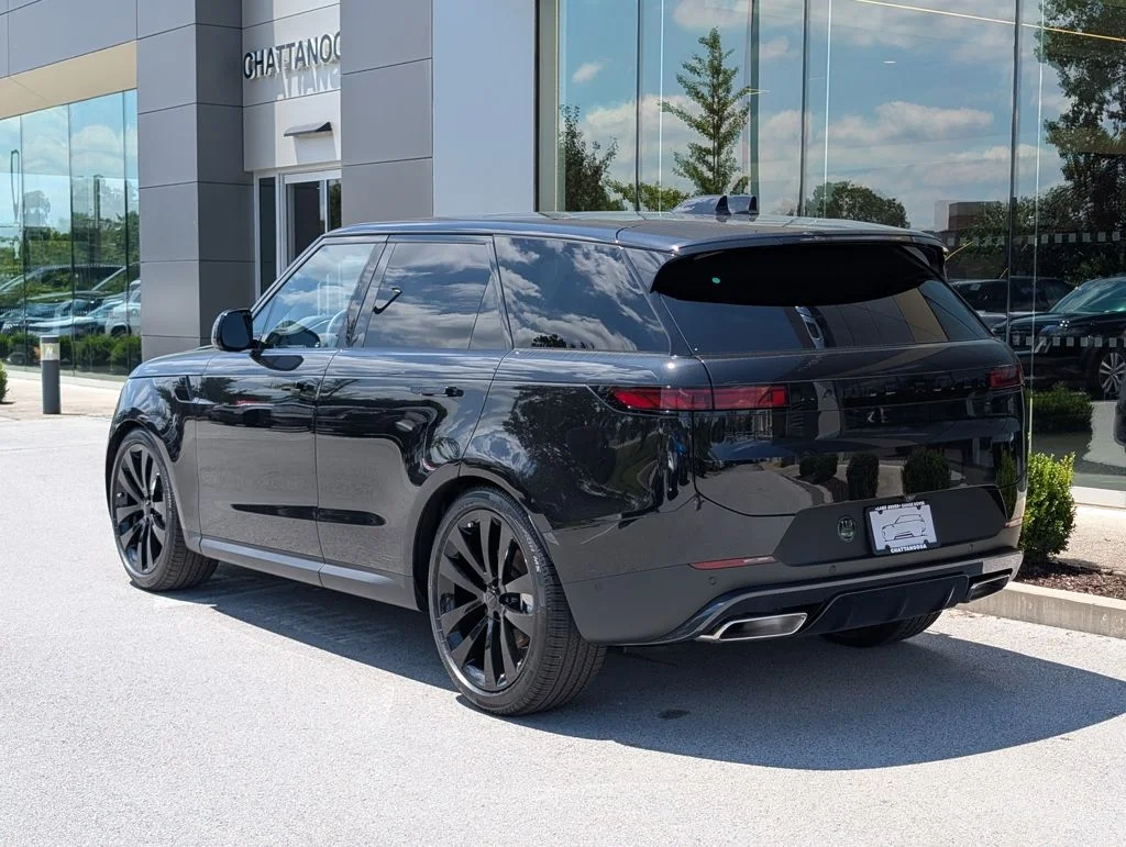 New 2026 Santorini Black Land Rover SE image 3