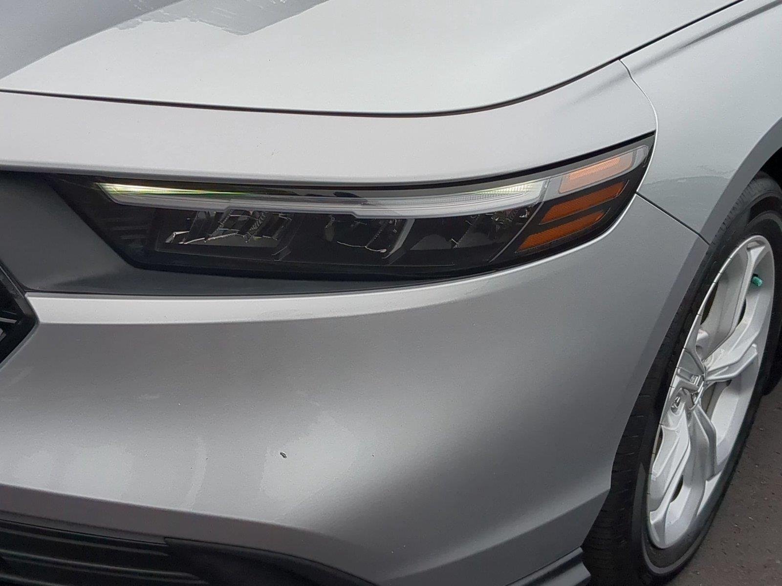 Used 2024 Solar Silver Metallic Honda LX image 9