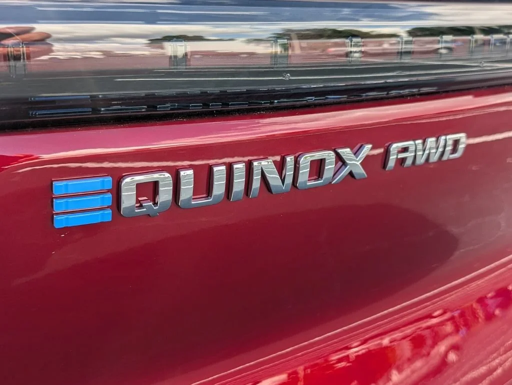 2026 Chevrolet Equinox EV 2LT - Photo 8