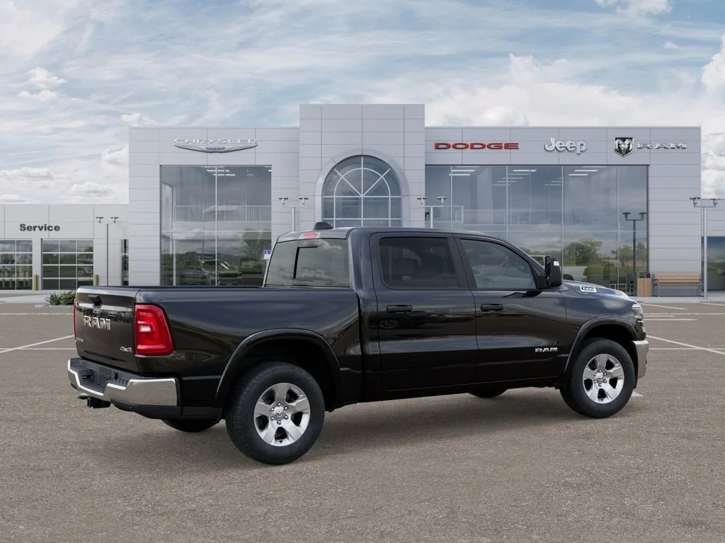 New 2025 Diamond Black Crystal Pearl-Coat Exterior Paint RAM Big Horn/Lone Star image 4