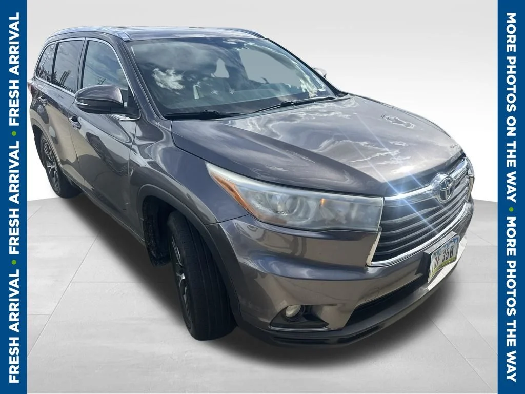 Used 2016 Gray Toyota XLE V6 image 1