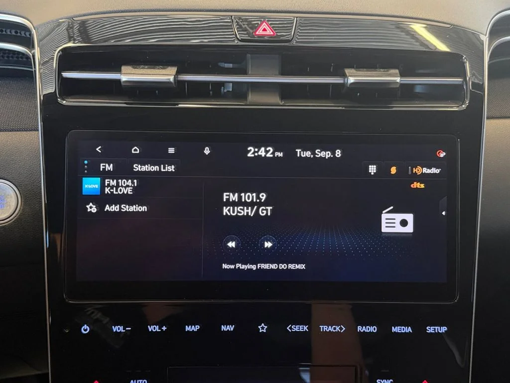 Used 2022 Black Hyundai Limited image 21