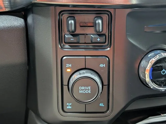 New 2026 Oxford White Ford F-250® Lariat® image 48