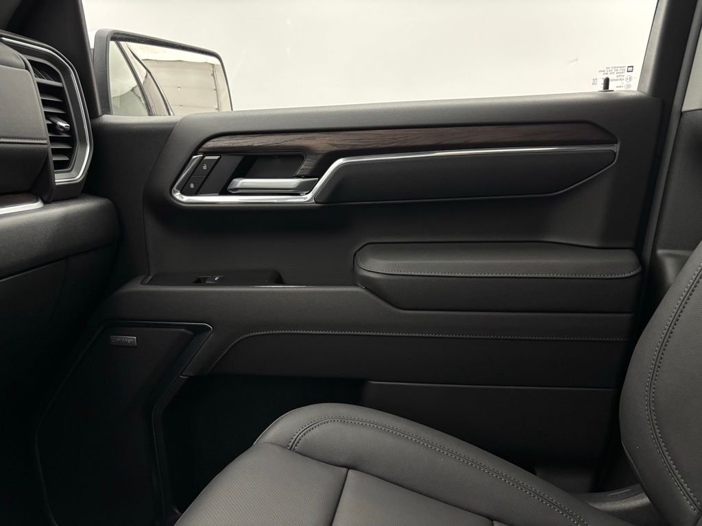 New 2026 Onyx Black GMC SLT image 43