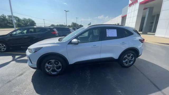2025 Ford Escape ST-Line Select - Photo 7