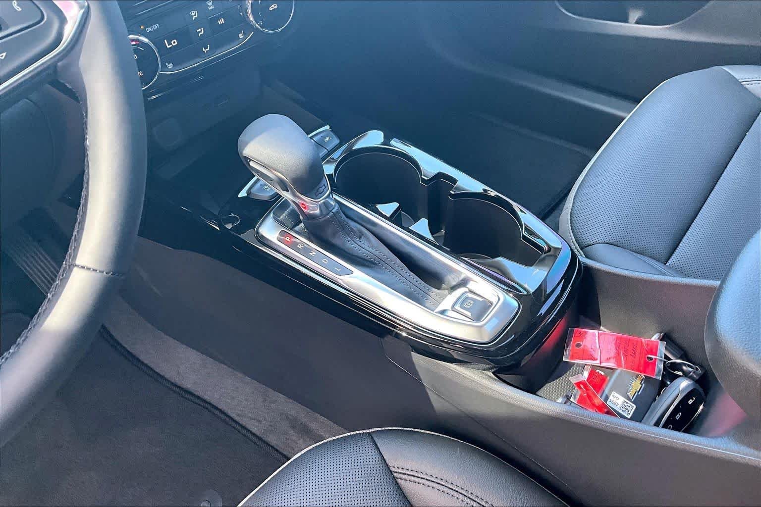 New 2026 Mosaic Black Metallic Chevrolet ACTIV image 8