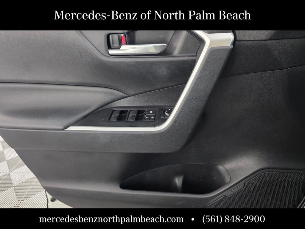 Used 2021 White Toyota XLE image 23
