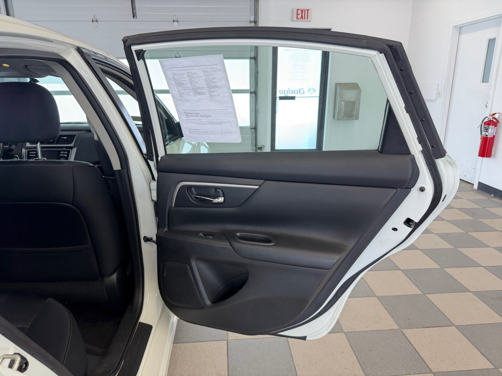 Used 2018 Pearl White Nissan 2.5 SR image 33