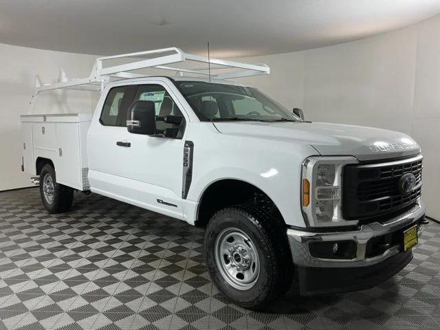 New 2026 Oxford White Ford XL image 3