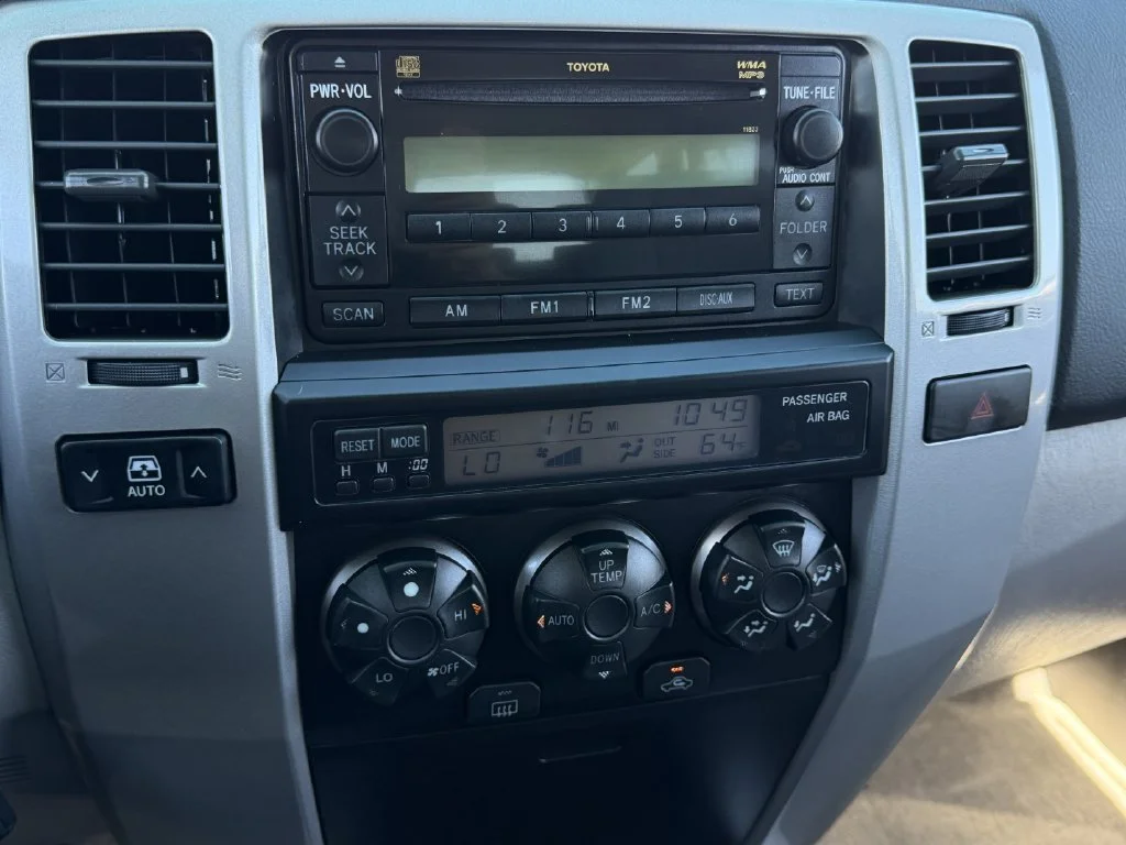 Used 2008 Silver Toyota SR5 image 17